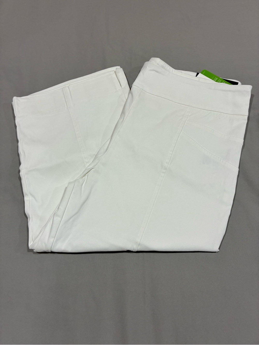 Rekucci Comfort Stretch Rayon/Nylon/Spandex White Pull-On Capri Pants Size 14
